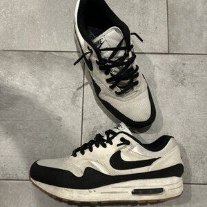 Nike ID Air Max 1 Sneakers Men's Size 11 Black/ White CN9671-991